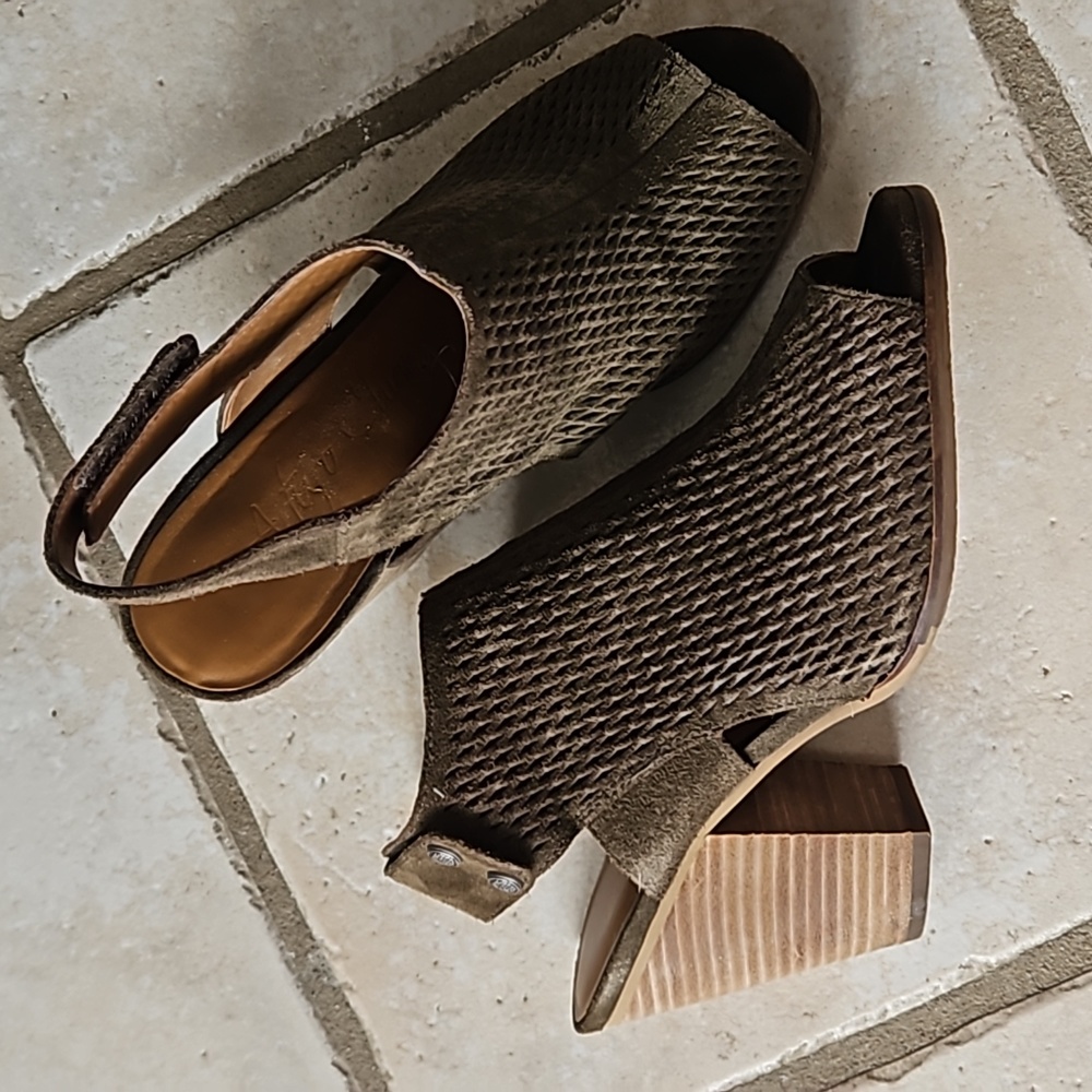 Shoes - Picture 3 of 5